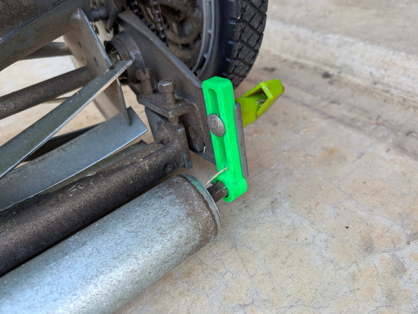 Earthwise HOC Brackets